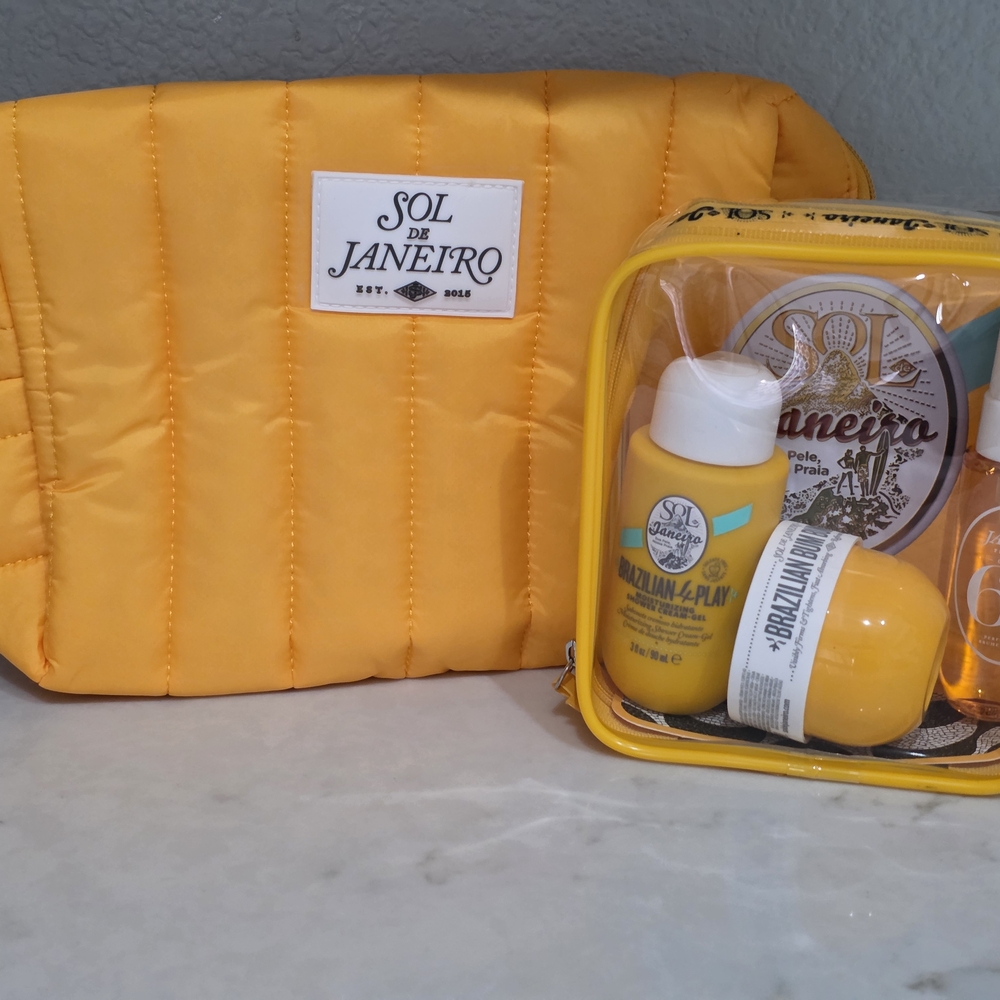 Sol de Janeiro 62 Travel Set Featuring Shower Gel, Cream, Lotion And Makeup Bag